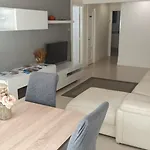 Ohana, Apartamento-parking Privado Gratis-centrico-wifi-ascensor-sin Cuestas-82m2 公寓 贝梅奥